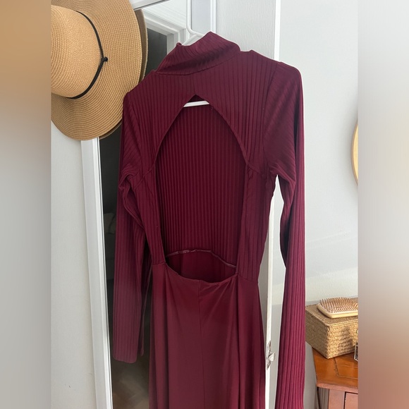 Maxi burgundy dress with an open back, size S - Picture 2 of 4